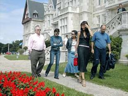 De izquierda a derecha, Juan Mari Arzak, Leonor Watling, Margarita Rivire, Vania Milln y Javier Cansado, ayer en Santander.