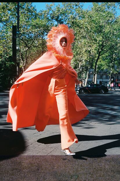 Top, pants, feather headdress and shoes by Valentino Alta Costura.