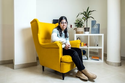 Clara Gutiérrez, que vive en un piso de la fundación PRODIS, en la sede de la organización en Madrid, el pasado 28 de febrero.