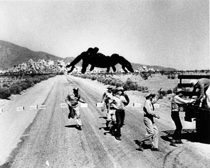 Escena de 'Tarántula' (1955).