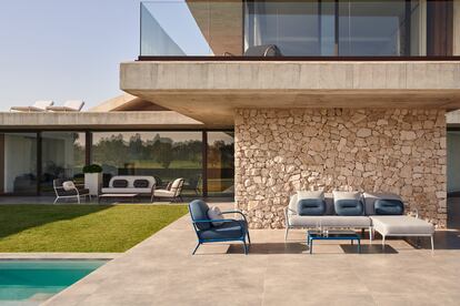 Colección 'Xaloc' para Möwee, centrada en muebles de exterior realizados en aluminio 100% reciclado.