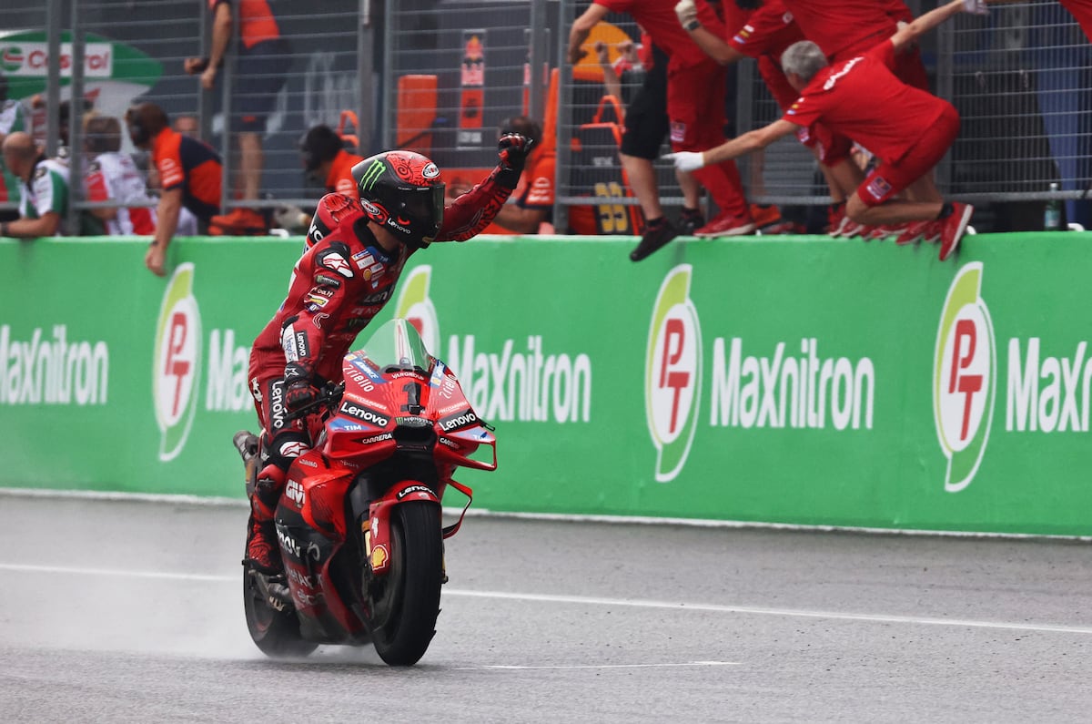 Bagnaia tightens the fight for the title with a surgical victory at the Thai GP