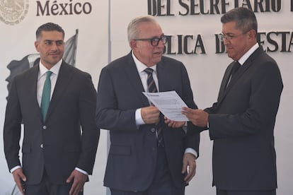 Omar Garca Harfuch secretario de Seguridad, Rubn Rocha Moya gobernador de Sinaloa y el nuevo titular de la Secretara de Seguridad Pblica de Sinaloa, General de Brigada ?scar Rentera Schazarino.