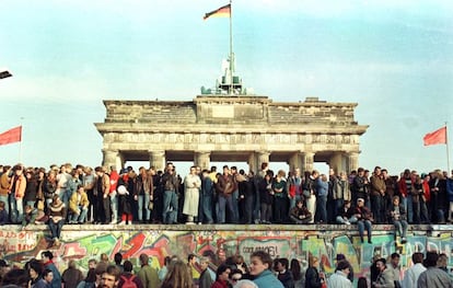 Parte del muro frente a la Puerta de Branderburgo el 11 de noviembre de 1989.