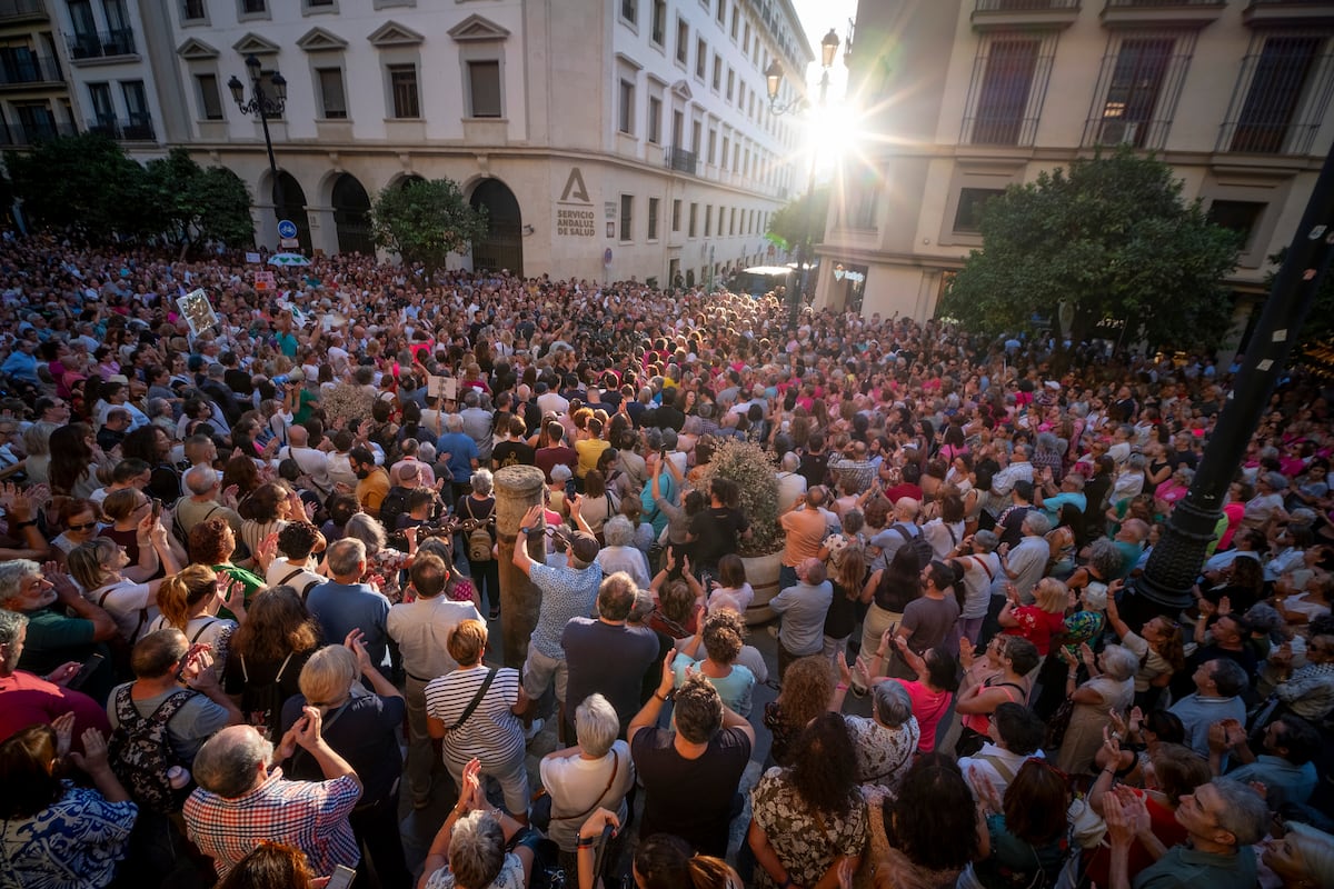 El Gobierno andaluz anuncia refuerzos en los cribados de cáncer de colon y de útero