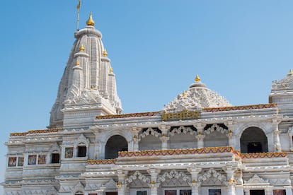El bello templo de Prem Mandir.
