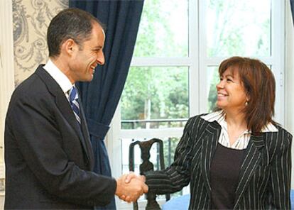 Cristina Narbona ha recibido en el Ministerio de Medio Ambiente al presidente valenciano, Francisco Camps.