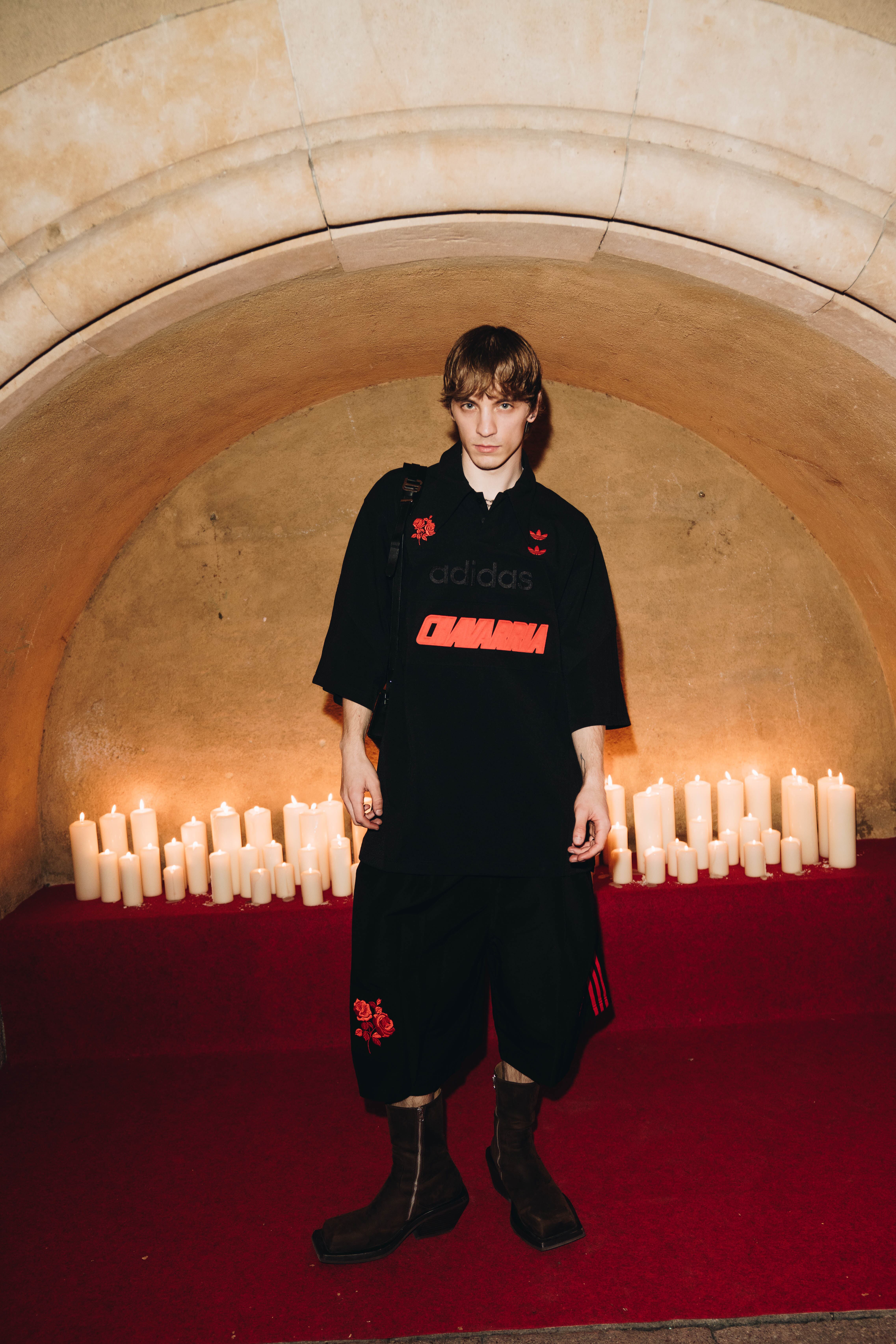 El modelo Dan Medvediuc con otro diseño de la colección. 