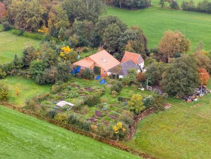 Vista da fazenda na província holandesa de Drenthe onde um pai e seus cinco filhos estavam trancados.