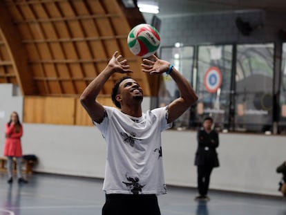 Atletas cubanos del equipo de hockey entrenan en Santiago, Chile, el 10 de noviembre 2023.