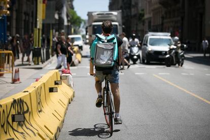 Los “riders” han denunciado ante la Inspección de Trabajo a Deliveroo.