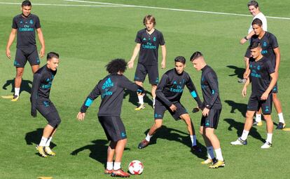Los jugadores del Real Madrid durante un entrenamiento.