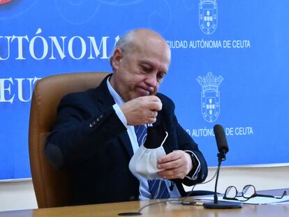 Rueda de prensa de hoy del consejero de Sanidad de Ceuta, Javier Guerrero, este jueves.