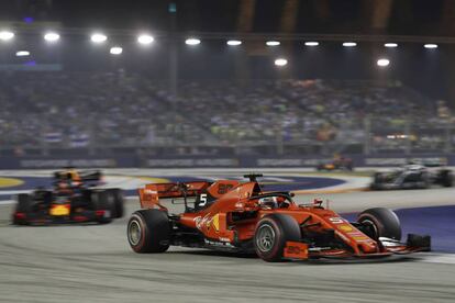 Vettel, durante la carrera en Singapur.