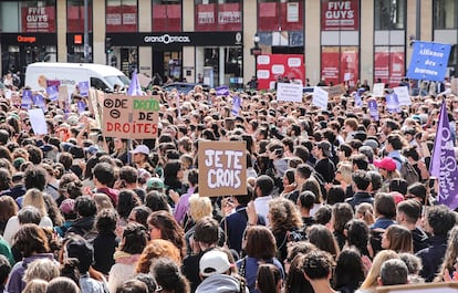 Manifestación en París, el 14 de septiembre, en París, para apoyar a Gisèle Pelicot en las primeras sesiones del juicio.