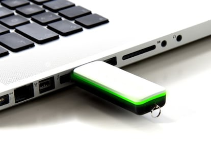 Convierte una memoria USB en el "candado" y la "alarma" anti-ladrones de tu portátil