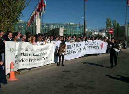 Estudiantes de informática reivindican un mayor reconocimiento profesional a las puertas de SIMO.