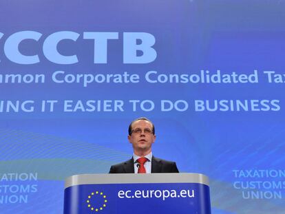 El comisario europeo Algirdas Semeta, durante la presentación ayer en Bruselas de la propuesta sobre fiscalidad.