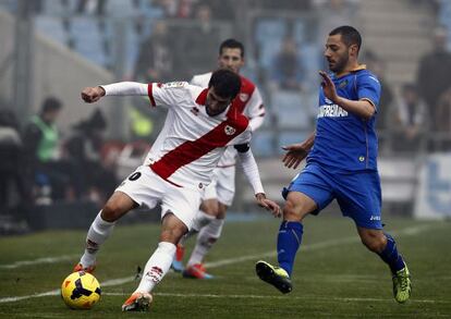 Trashorras controla el balón ayer ante Lacen