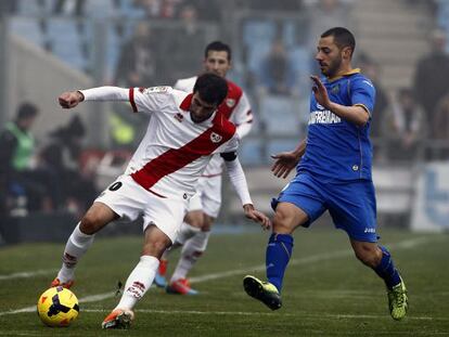 Trashorras controla el balón ayer ante Lacen