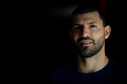 Sergio 'Kun' Agüero posa en la Ciudad Deportiva del Barcelona, en octubre de 2021.