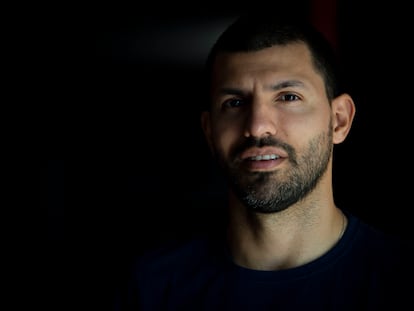 Sergio 'Kun' Agüero posa en la Ciudad Deportiva del Barcelona, en octubre de 2021.