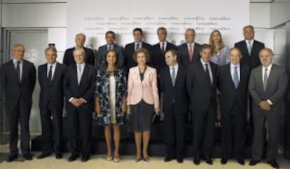 Samuel Gandy, neurólogo; Valentín Fuster, cardiólogo; Vladimir Hachinski, neurólogo; María Blasco y Vicente Andrés, oncólogos, con la reina Sofía.