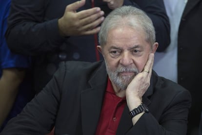 Ex-presidente Lula oferece uma entrevista coletiva, em julho deste ano.