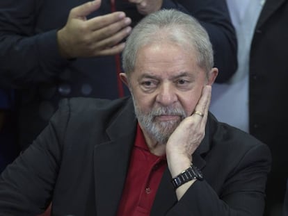 Ex-presidente Lula oferece uma entrevista coletiva, em julho deste ano.