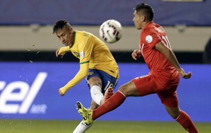 Neymar, en partido de eliminatorias ante Per&uacute;. 