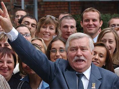 Lech Walesa, durante un encuentro en Gdansk con jóvenes nacidos el mismo día que Solidaridad.