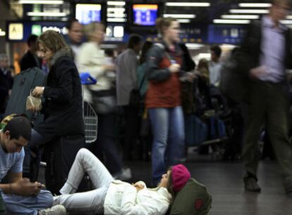 Varios pasajeros de Aerolíneas han visto sus vuelos retrasados en el aeropuerto de Buenos Aires