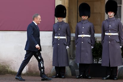 El primer ministro polaco, Donald Tusk, a su llegada a la cumbre en el Lancaster House.