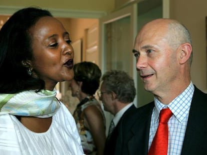 Amina Chawahir Mohamed, presidenta del Consejo de la OMC, charla con Pascal Lamy.
