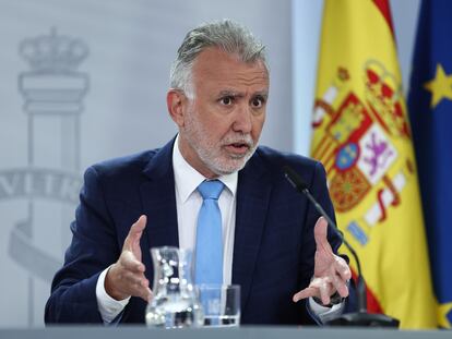 El ministro de Política Territorial y Memoria Democrática de España, Víctor Torres, durante la rueda de prensa posterior al Consejo de Ministros y Ministras.
