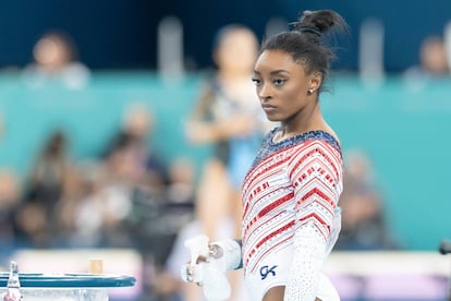 Simone Biles en una de las pruebas de los Juegos Olímpicos celebrados en París. 