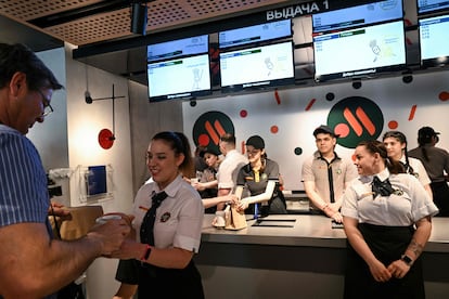 McDonald's ahora tiene 15 años para recomprar el negocio en términos de mercado, según el Servicio Federal Antimonopolio, que aprobó el acuerdo a principios de junio.
