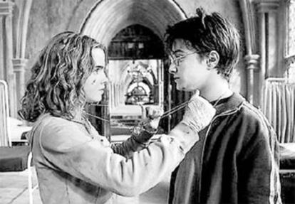 Emma Watson y Daniel Radcliffe, en una escena de <i>Harry Potter y el prisionero de Azkaban.</i>