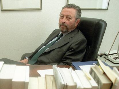 Alberto Oliart, exministro con UCD, en febrero de 2001.