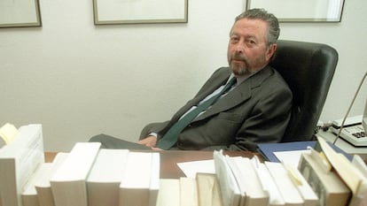 Alberto Oliart, exministro con UCD, en febrero de 2001.