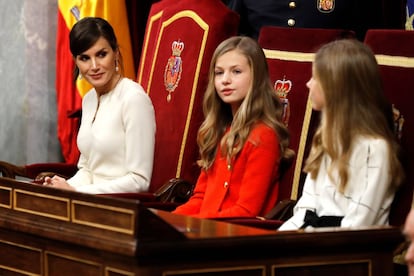 La reina Letizia, la princesa Leonor y la infanta Sofía, en el Congreso de los Diputados.