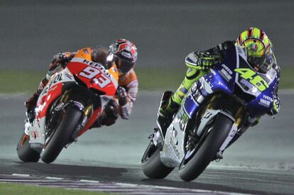 Rossi seguido de Marquez en los ultimos momentos de la carrera.