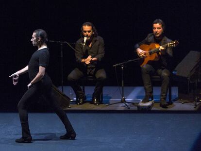 Israel Galv&aacute;n, en su actuaci&oacute;n en Teatros del Canal