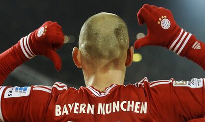 Robben celebra su gol