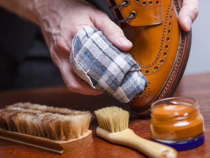 kit limpieza zapatos, Crep Protect kit de limpieza Cure,¿Cómo limpiar y guardar zapatos?, ¿Cómo se limpian las zapatillas?, zapatillas de tela, zapatillas de piel