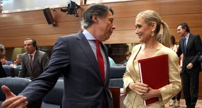 Cristina Cifuentes como Presidenta junto a Ignacio González.