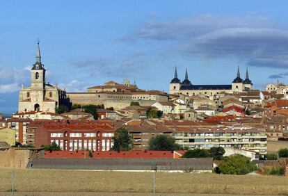 Panoramic view of Lerma, Burgos. Strategically situated close to the Arlanza river, historically intact Lerma is known as being one of the most important sites for the work of 16th century architect Juan de Herrera. Its 6,862-square meter Plaza Mayor is one of the largest in Spain, beaten only by the Plaza Mayor in Salamanca. The village was declared an Artistic and Historic Site in 1965.