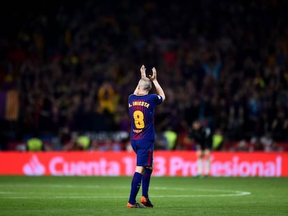 Iniesta se retira del césped del Metropolitano en la última final de la Copa.