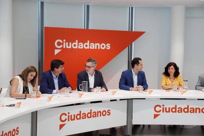 Juan Marín, segundo a la izquierda, junto a otros portavoces autonómicos de Ciudadanos, el 1 de julio.