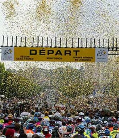 Salida de la primera etapa del Tour 2003, desde el mismo lugar de dónde partieron los corredores hace 100 años.